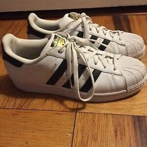 Adidas Superstar - size 9